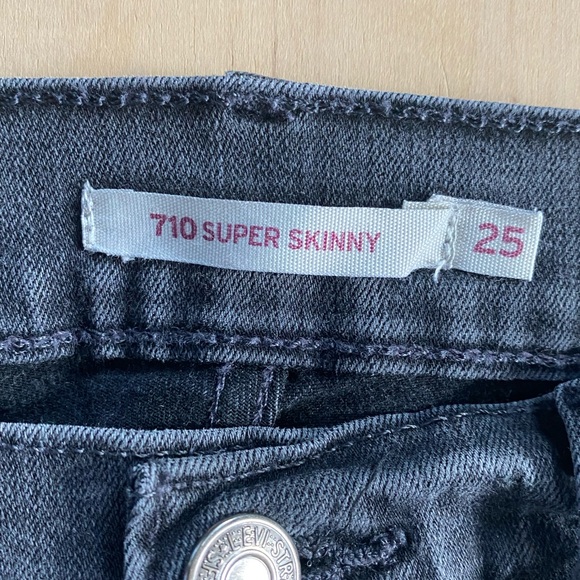 Levi Strauss 710 Super Skinny Jeans - Picture 3 of 3